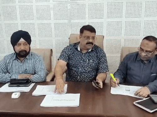 मोबाइल की तरह बिजली रिचार्ज:मेरठ में स्मार्ट मीटर को लेकर भ्रम, अधिकारियों ने बताया जागरूकता की कमी