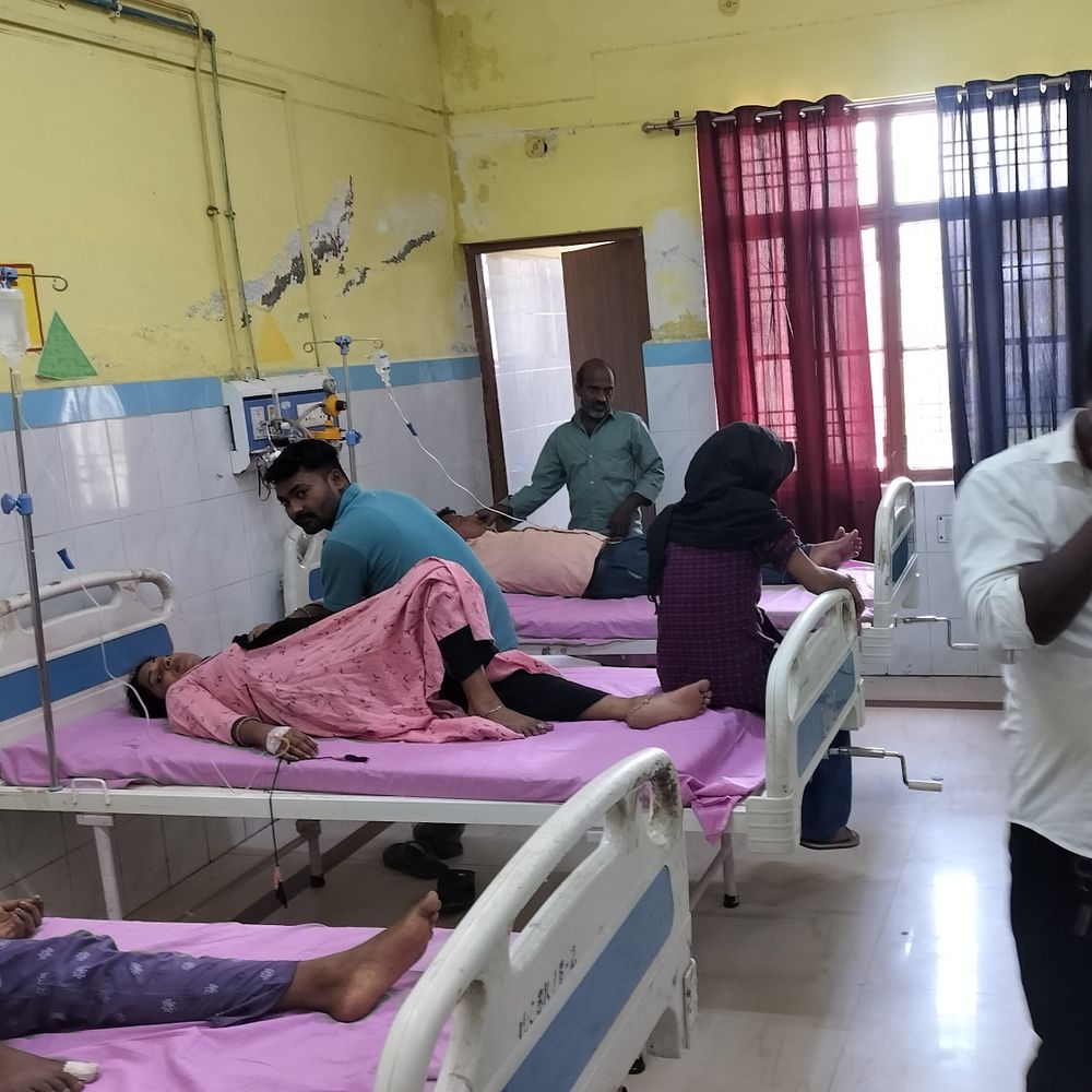 अयोध्या में मौसम बदलाव से बढ़ीं बीमारियां:अस्पतालों में मरीजों की संख्या बढ़ी, सर्वाइकल, अस्थमा, बुखार के मामले मरीज हो रहे भर्ती