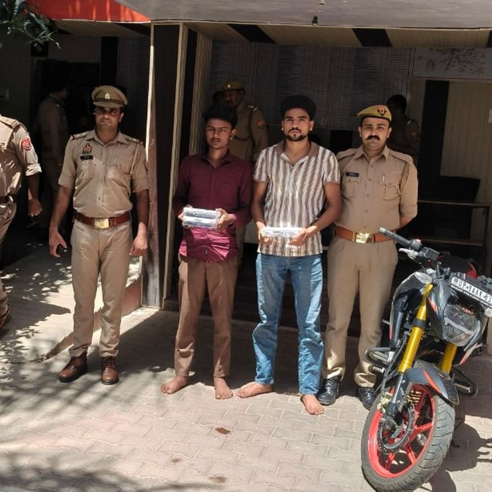 ललितपुर में महिला का पर्स छीनने वाला युवक गिरफ्तार:शराब के लिए पैसे नहीं होने पर दिया था घटना को अंजाम