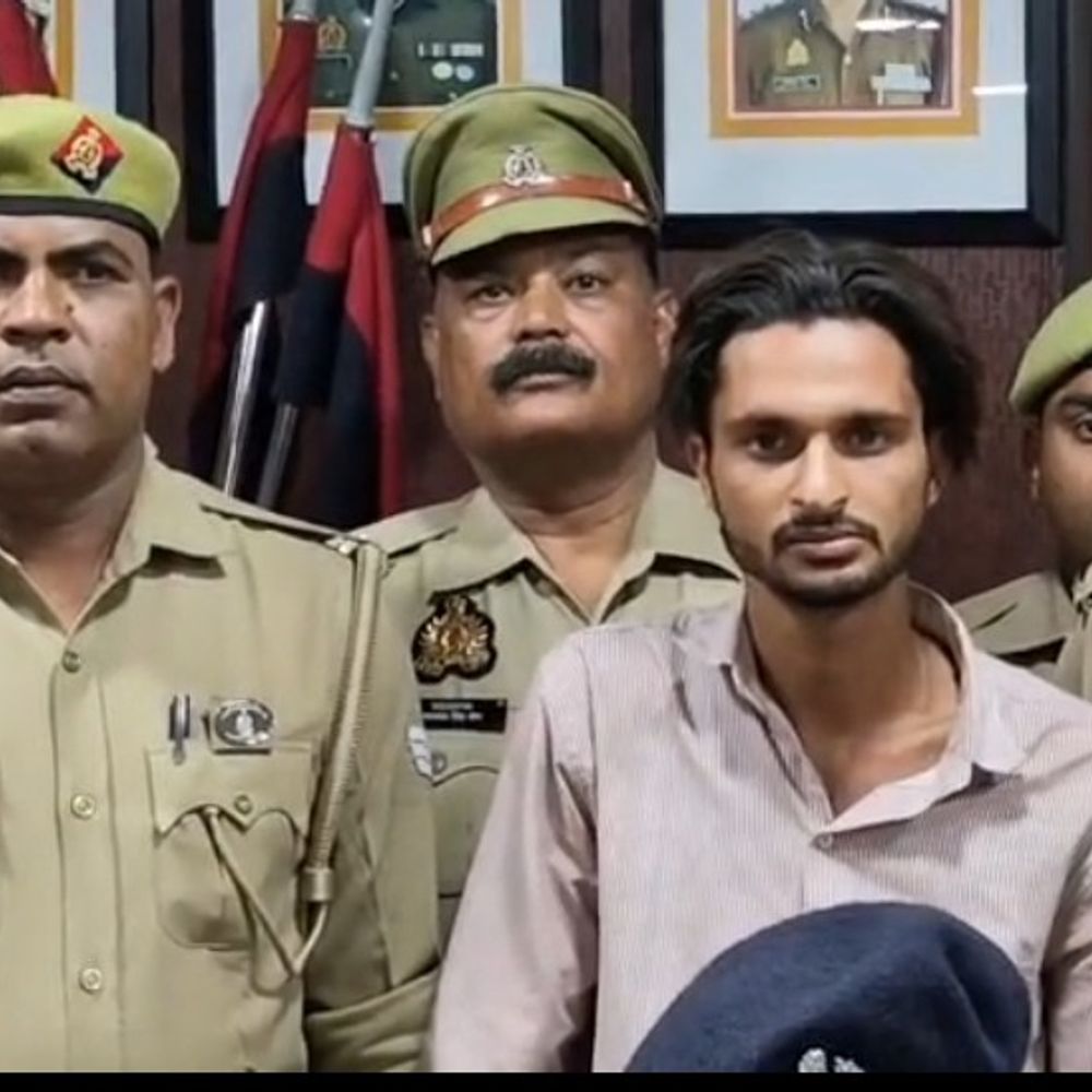 10 पिस्टल, 5 तमंचे के साथ एक आरोपी गिरफ्तार:महाराष्ट्र से ट्रेन के जरिए यूपी में हथियार तस्करी का खुलासा