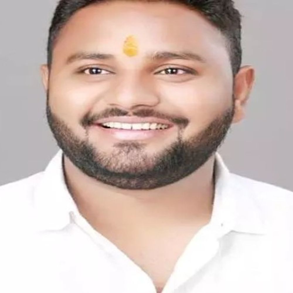 शराब तस्कर दीपक मुदलियार गिरफ्तार:  जुआ-तस्करी का चलाता था सिंडिकेट, कोर्ट में सरेंडर करने से पहले पुलिस ने पकड़ा, न्यायालय के निर्देश पर जेल – Raipur News