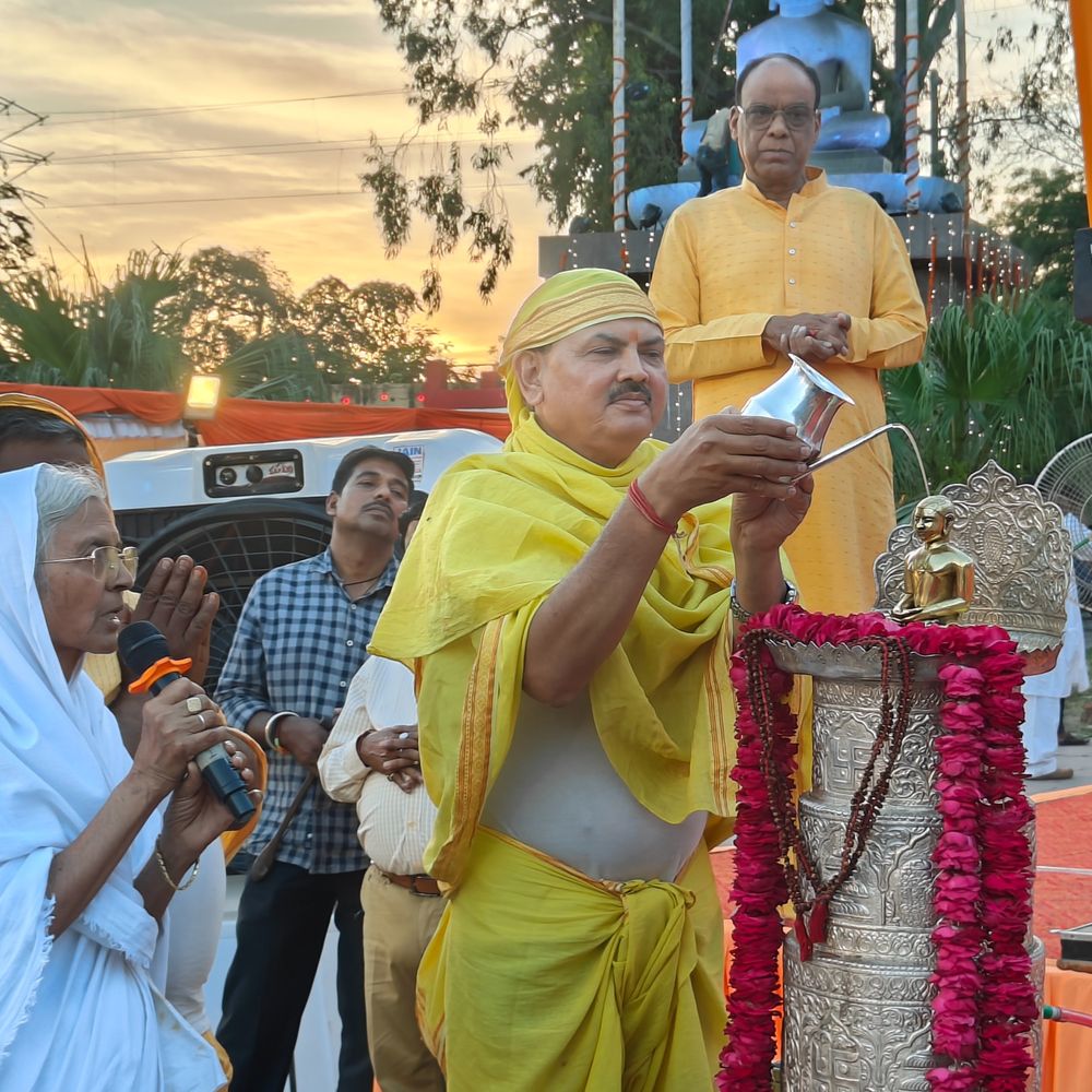 लखनऊ में धूमधाम से मनाई गई महावीर जयंती:'अहिंसा परमो धर्म:' का संदेश दिया दिया गया, आदेश जैन बोले- भगवान महावीर ने 'जियो और जीने दो' की राह दिखाई