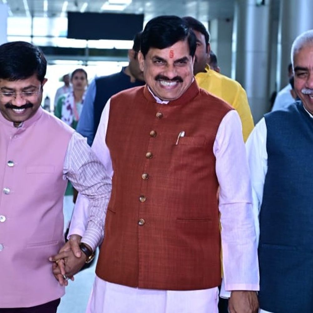 काशी विश्वनाथ धाम पहुंचे सीएम मोहन यादव:बाबा के दर्शन-पूजन करेंगे, एमपी-यूपी सहयोग सम्मेलन में होंगे शामिल