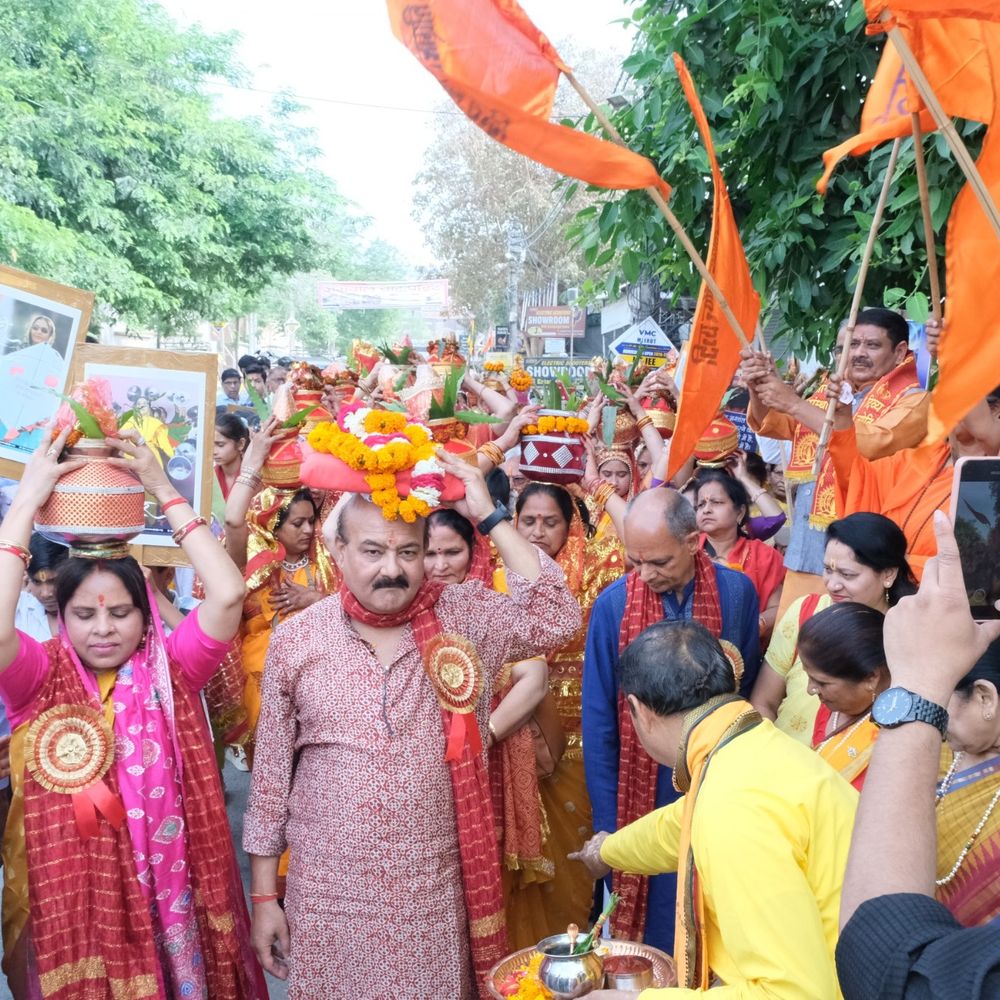 कलश यात्रा के साथ शिव कथा का शुभारंभ:1100 महिलाओं ने सिर पर कलश रख निकाली यात्रा, बुद्धा गार्डन में 7 दिवसीय कथा 1 अप्रैल से