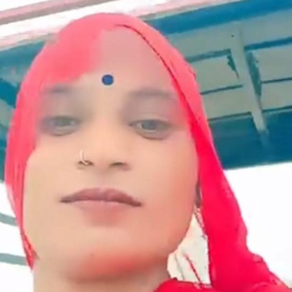 जालौन में महिला की संदिग्ध हालत में मौत:मायके पक्ष ने ससुराल वालों पर हत्या का आरोप लगाया, कमरे में लटका मिला था शव