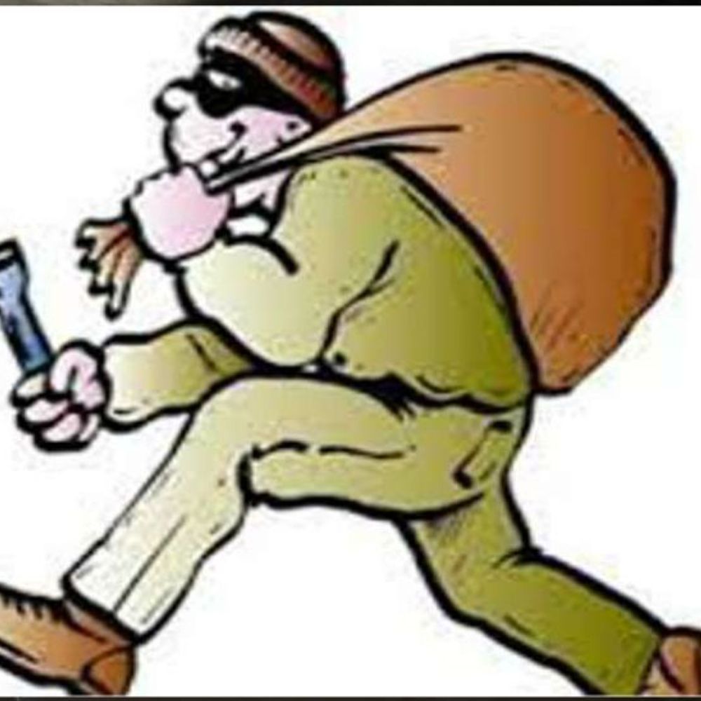 लखनऊ में ग्रिल काटकर घर में घुसे चोर,:74 तोला सोना और 2.10 लाख नकद ले गए; परिवार इंदौर गया था