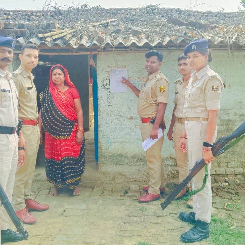 दरभंगा में वारंटियों के घर इश्तेहार चिपकाया:  शराब पीने वाले 5 लोगों की गिरफ्तारी, अलग-अलग इलाकों में पुलिस की कार्रवाई – Darbhanga News