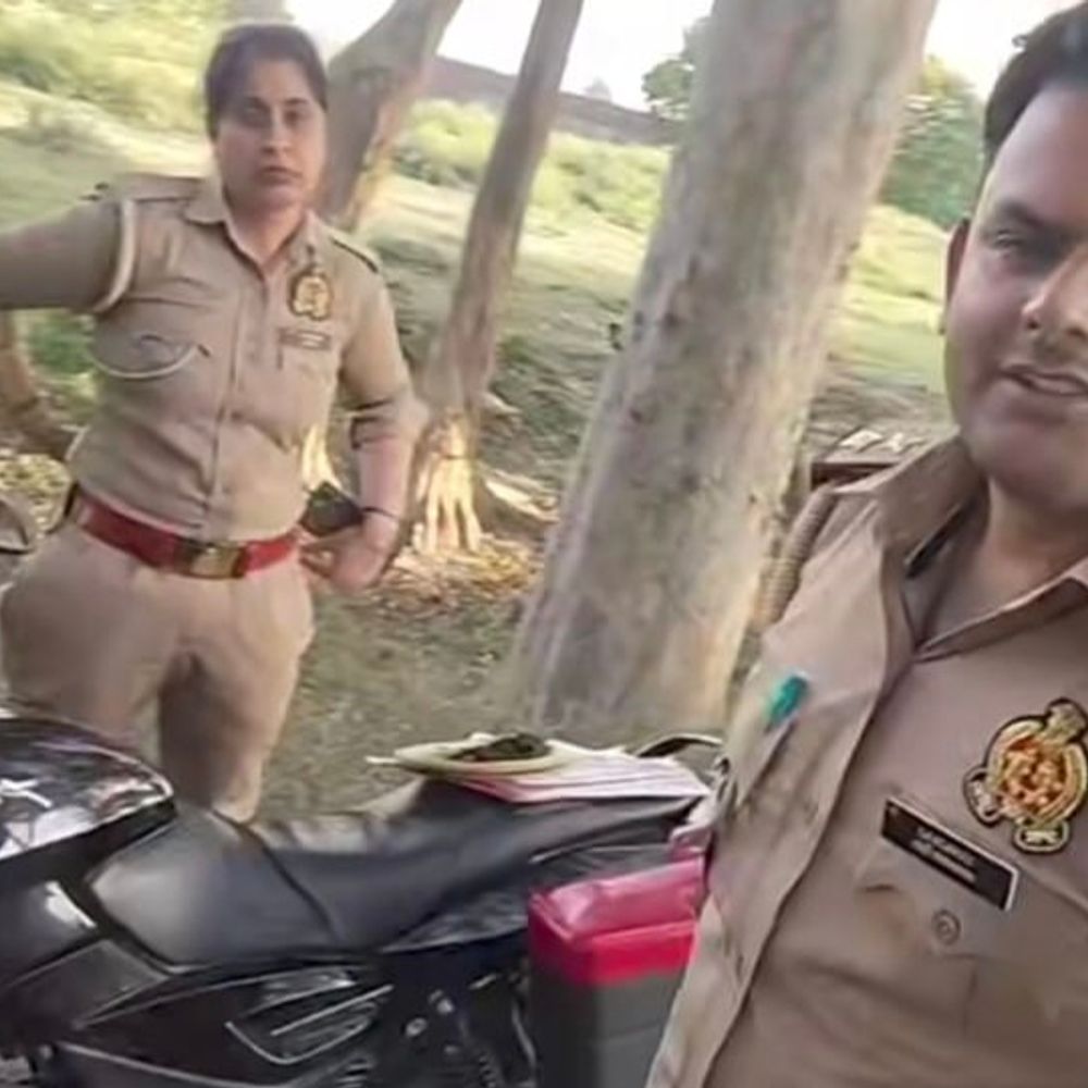 बीजेपी नेता ने दरोगा और सिपाही के साथ बनाई रील:दोनों पुलिसकर्मियों के खिलाफ जांच के आदेश, वीडियो सोशल मीडिया अकाउंट से डिलीट