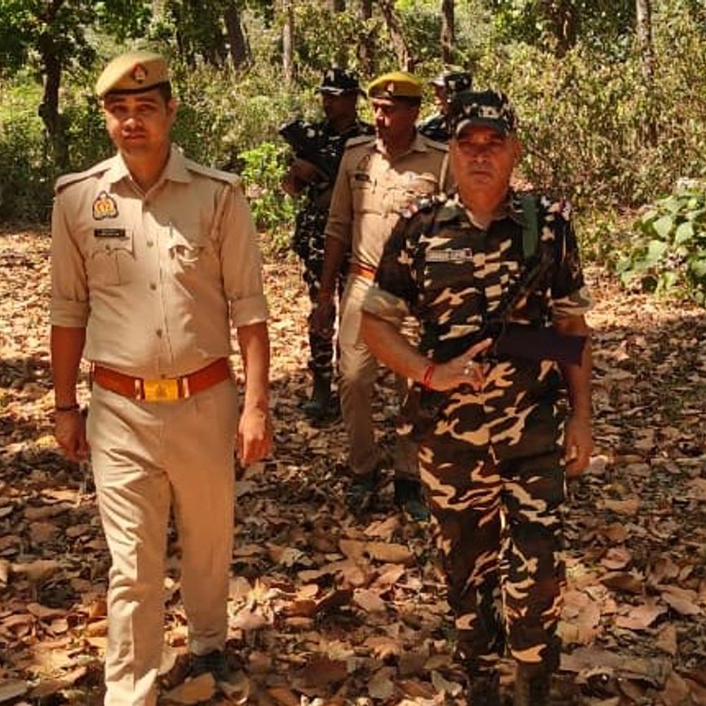 इंडो-नेपाल बॉर्डर पर पुलिस, SSB की संयुक्त गश्त:संदिग्ध गतिविधियों पर नजर, कानून व्यवस्था चाक-चौबंद रखने का अभियान