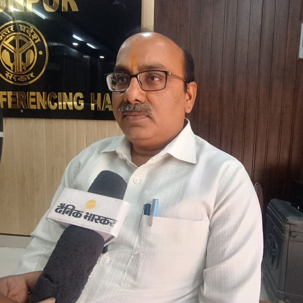 जौनपुर फोरलेन पर 10 दिन में हटेगा कब्जा:अतिक्रमण न हटाने पर चलेगा बैकहो लोडर, सीआरओ की चेतावनी