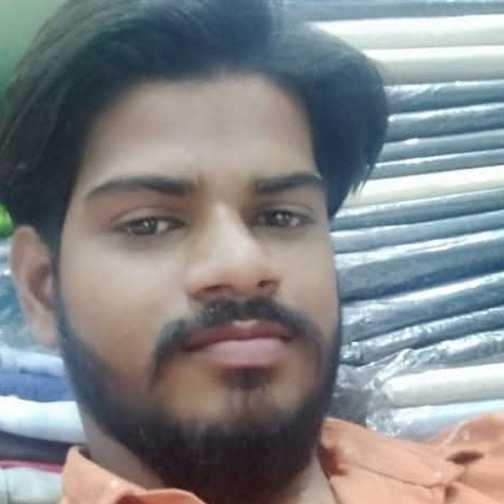 शादी के 4 महीने बाद युवक ने लगाई फांसी:मैनपुरी में कमरे में फंदे से लटका मिला शव, ड्यूटी से लौट कर आया था घर