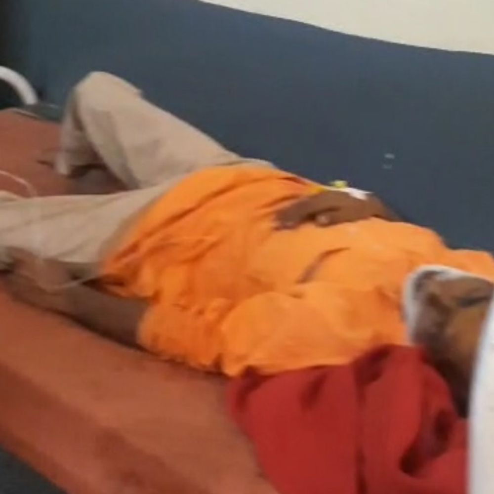 संभल में किराएदार बनकर आए शख्स ने दंपती को लूटा:नशा सुंघाकर ₹20 हजार नकद, जेवर ले गया; पति-पत्नी अस्पताल में भर्ती