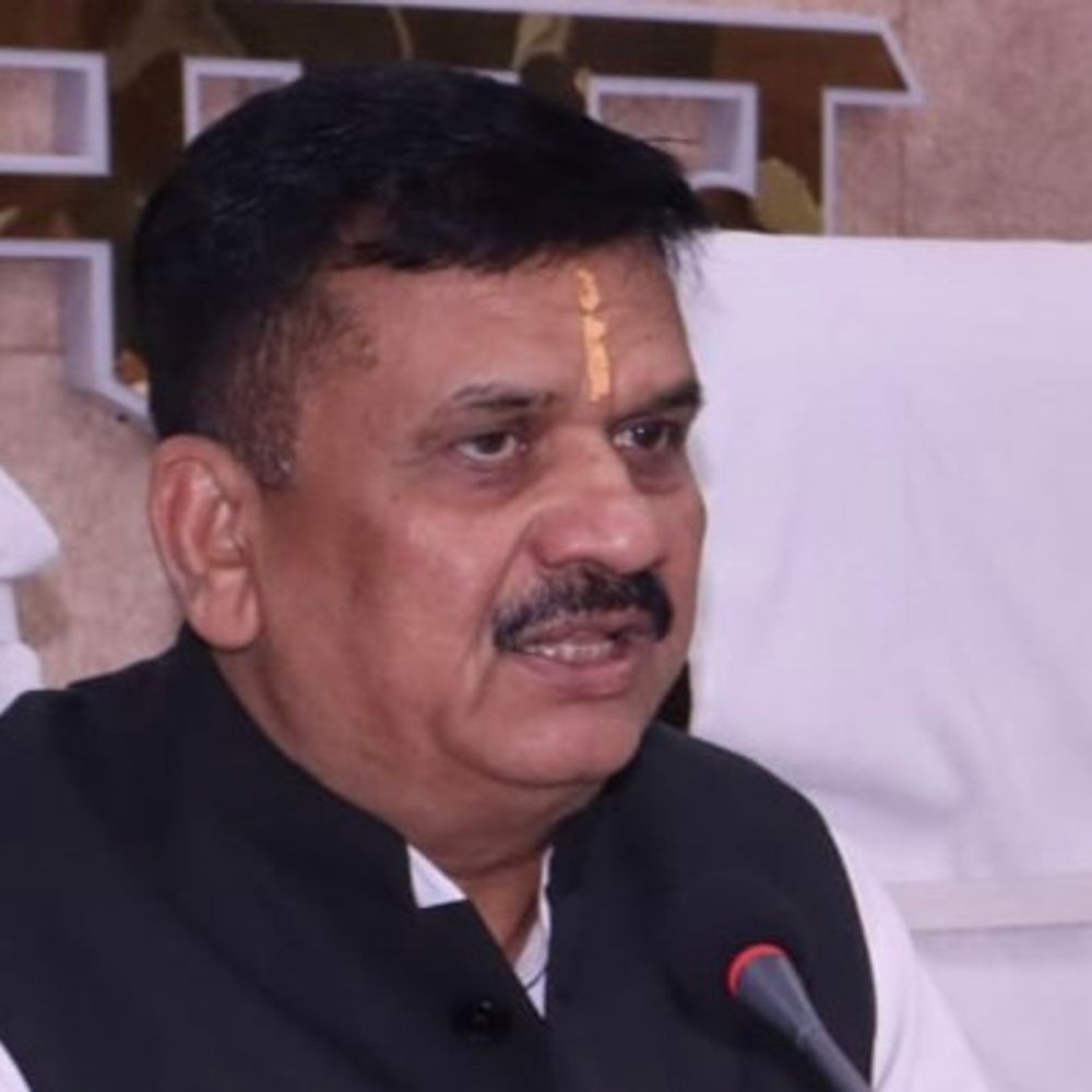 जौनपुर में वित्तीय वर्ष के अंतिम दिन 41.92 करोड़ खर्च:विभिन्न विभागों ने देर शाम तक काम किया, बैंक भी खुले रहे