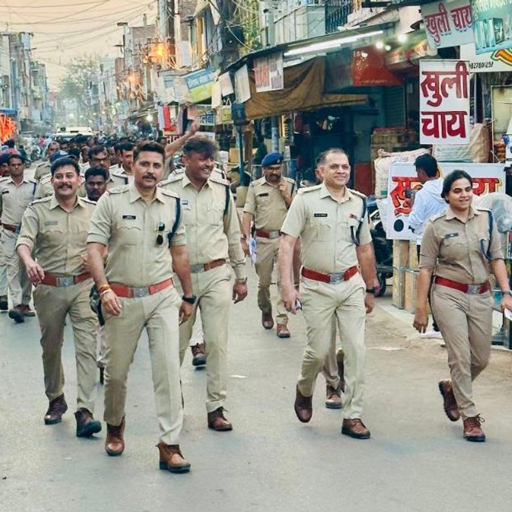 हनुमान प्रकटोत्सव पर सुरक्षा कड़ी, ड्रोन-सीसीटीवी से निगरानी:  पुलिस ने निकाला फ्लैग मार्च, युवाओं से अपील, भडकाऊ पोस्ट शेयर न करें – Neemuch News