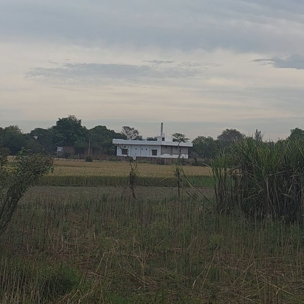 गोंडा में मौसम का बदला मिजाज बूंदाबांदी से तापमान गिरा:हल्की हवाओं के साथ गोंडा में बूंदाबांदी, तापमान में गिरावट होने से लोगों को मिली गर्मी से राहत