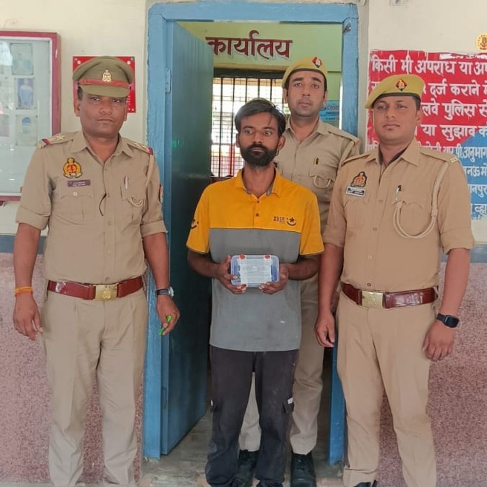 जीआरपी ने चोर पकड़ा, 27 हजार का मोबाइल बरामद:सुल्तानपुर में नशे की लत पूरी करने के लिए करता था ट्रेनों में चोरी