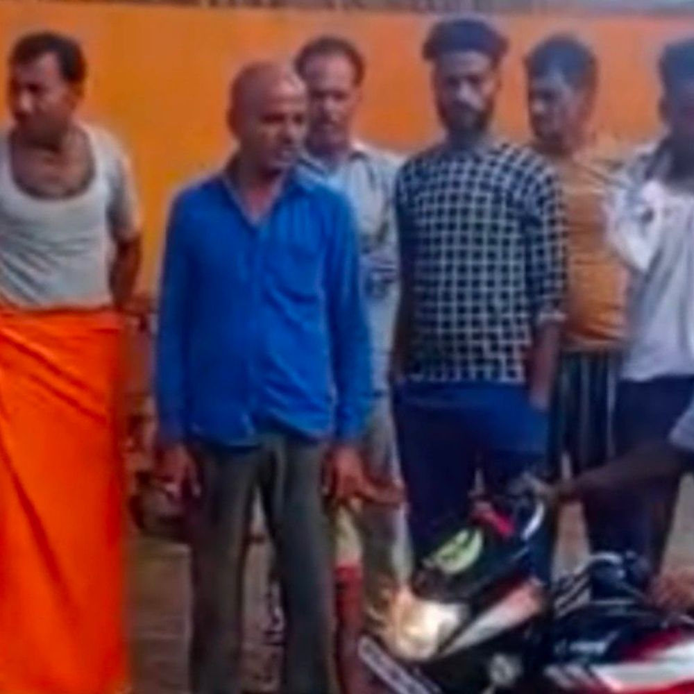 हरदोई में शनिदेव की मूर्ति खंडित:ग्रामीणों ने असामाजिक तत्वों पर लगाया आरोप, माहौल बिगाड़ने का लगाया आरोप