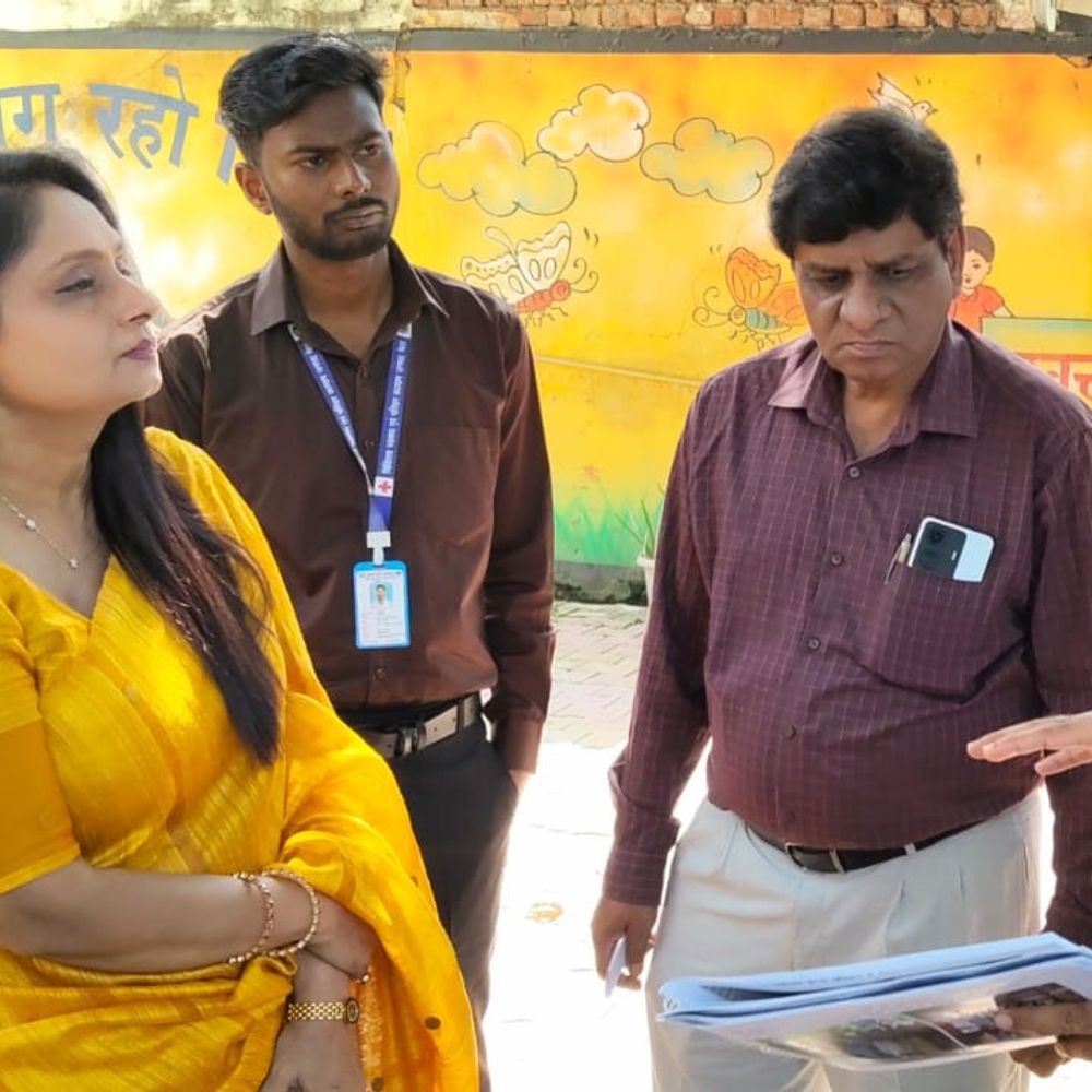 विशेष संचारी रोग नियंत्रण अभियान का शुभारंभ:यूपी महिला आयोग सदस्य ने जागरूकता रैली को हरी झंडी दिखाकर रवाना किया