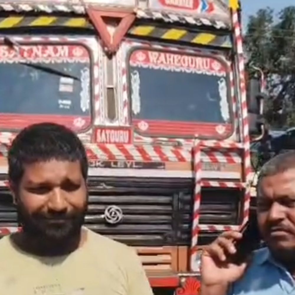 कानपुर देहात 8 दिन से बिजली गुल:ट्रांसफार्मर न बदलने पर ग्रामीणों ने मुगल रोड जाम किया