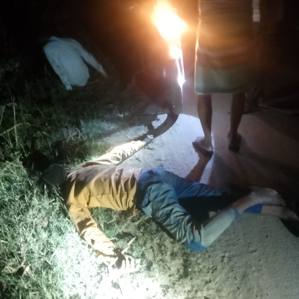 सोंधा रोड पर ट्रैक्टर-ट्रॉली से बाइक की टक्कर:पीलीभीत में एक युवक की मौत, दूसरा गंभीर रूप से घायल