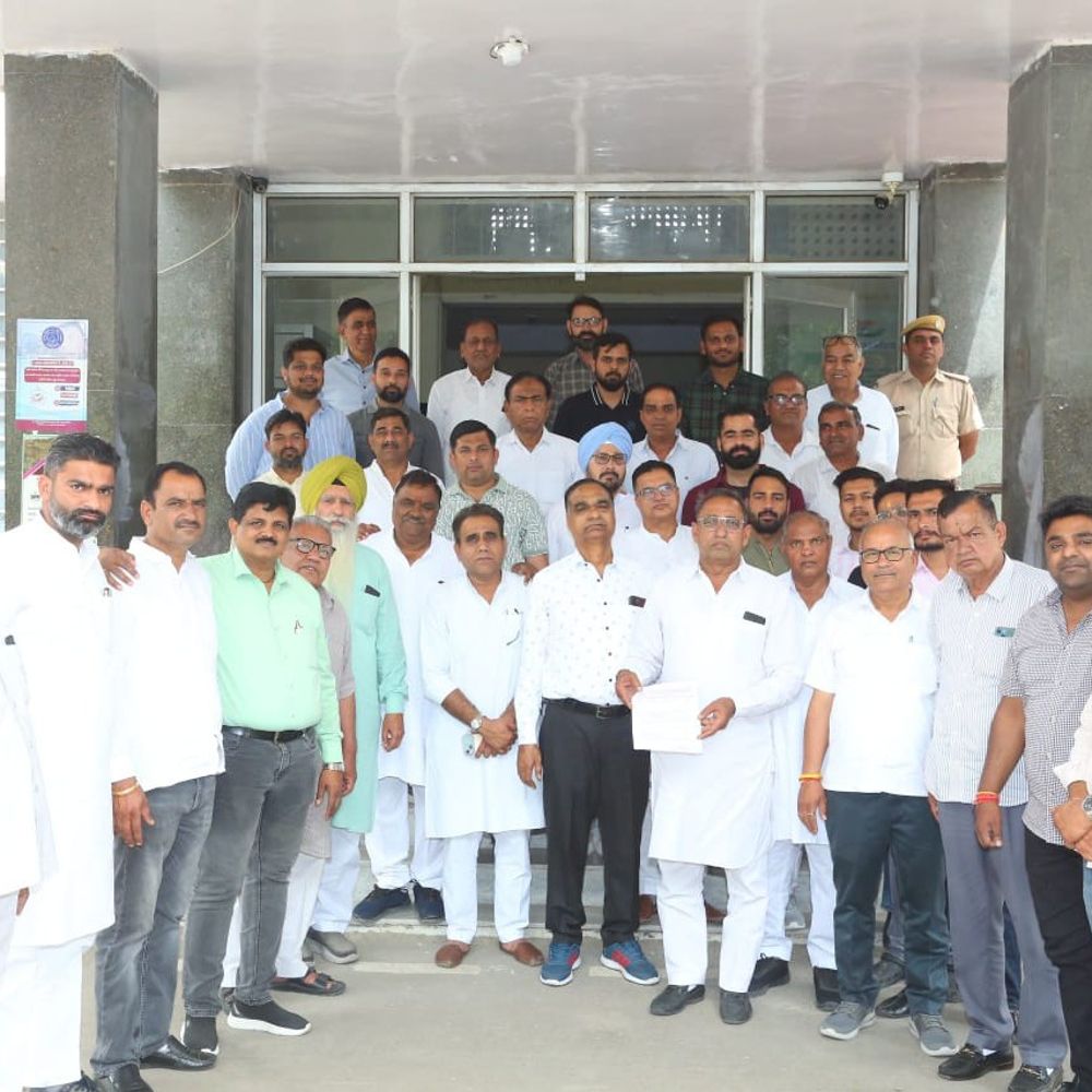 गेहूं खरीद पर व्यापारियों ने रखीं प्रमुख मांगें:स्लॉट सिस्टम हटाने, बारदाना बढ़ाने की मांग, प्रशासन ने दिया समाधान का भरोसा