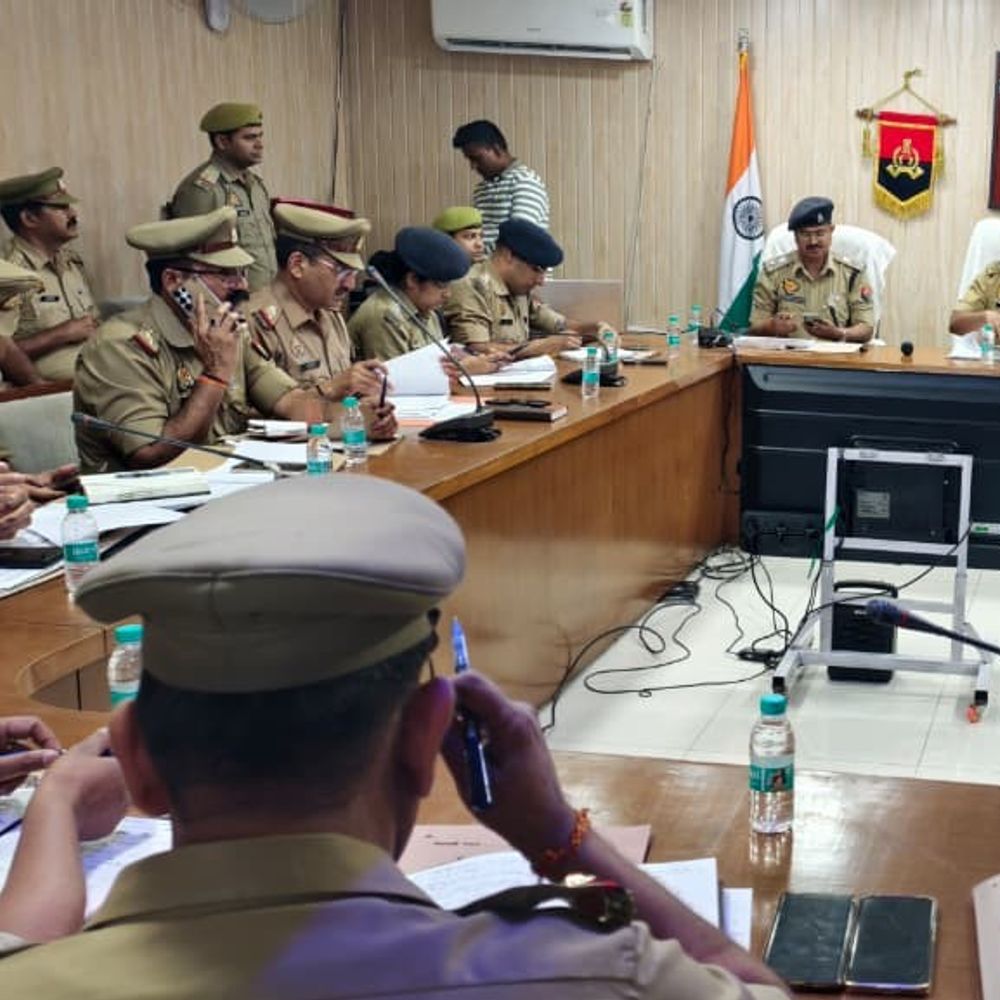 अमरोहा के नए SP ने ली बैठक:बोले- टॉप टेन अपराधी ने अपराध किया तो तय होगी थाना प्रभारी की जवाबदेही