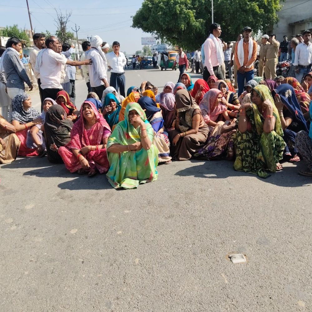 पीलीभीत में जमीनी विवाद में घायल युवक की मौत:परिजनों ने शव हाईवे पर रख जाम लगाया, गिरफ्तारी की मांग