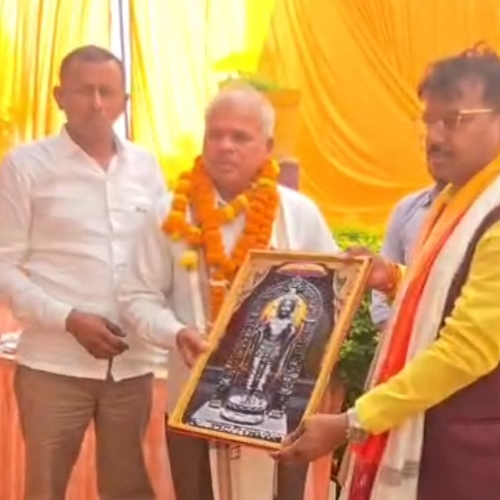 अयोध्या में नए सत्र की शुरुआत:‘स्कूल चलो अभियान’ के तहत रैलियां, नामांकन बढ़ाने पर जोर; मेधावी छात्र-छात्राएं सम्मानित