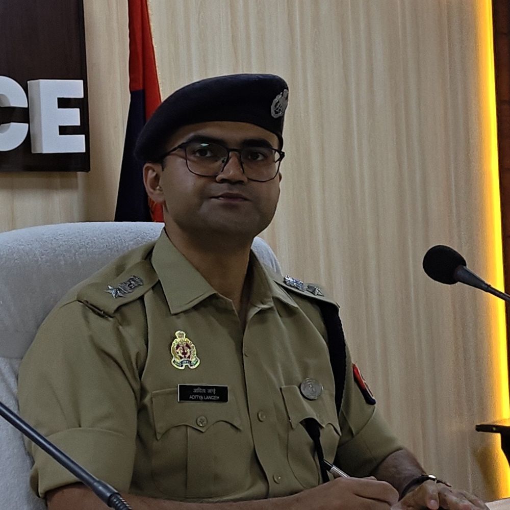 फिरोजाबाद के नए SSP आदित्य लांग्हे का स्ख्त एक्शन:बोले- अपराधियों पर होगी कड़ी कार्रवाई, बेहतर पुलिसिंग के लिए मांगे सुझाव