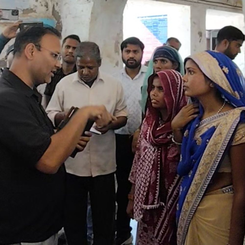 महिला कर्मचारी पांच हजार की रिश्वत लेते गिरफ्तार:नगर पालिका कार्यालय में एंटी करप्शन टीम ने की कार्रवाई, केस दर्ज