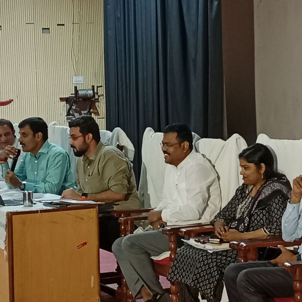 बलिया में 73 आंगनवाड़ी सहायिकाओं का चयन:गंगा बहुउद्देशीय सभागार में पारदर्शी चयन, एलईडी स्क्रीन पर लाइव दिखी पूरी प्रक्रिया