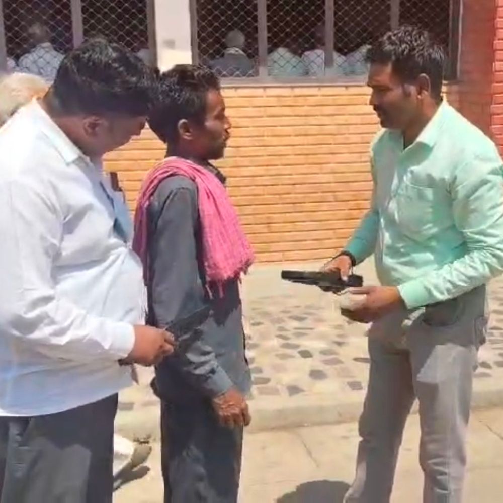 प्रतापगढ़ कोर्ट को ई-मेल कर बम से उड़ाने की धमकी:जिला जज के पास आया मैसेज, जांच में नहीं मिली कोई संदिग्ध चीज