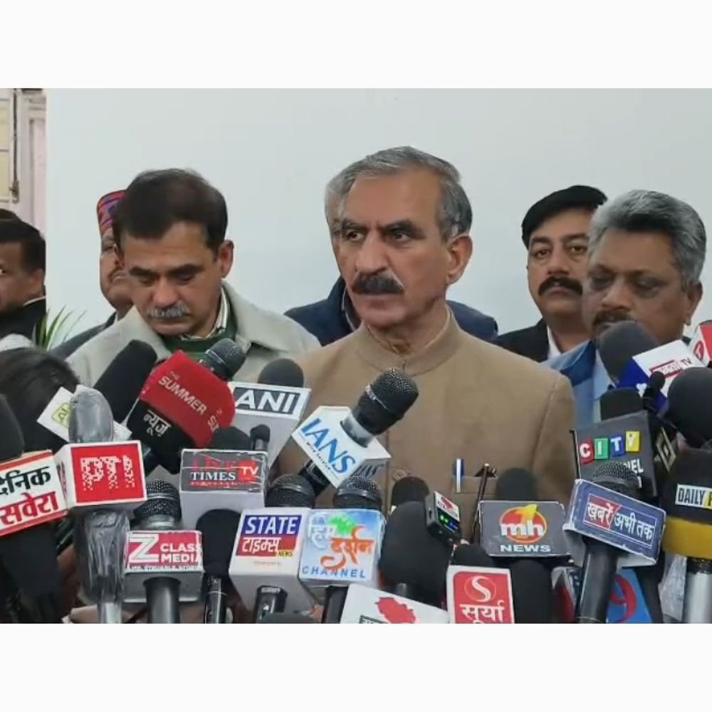 हिमाचल ब्यूरोक्रेसी की फाइट पर CM की चुप्पी:  बोले-अधिकारियों की आपसी लड़ाई, तीनों को संरक्षण, चेस्टर हिल विवाद से सरकार की छवि पर सवाल – Shimla News