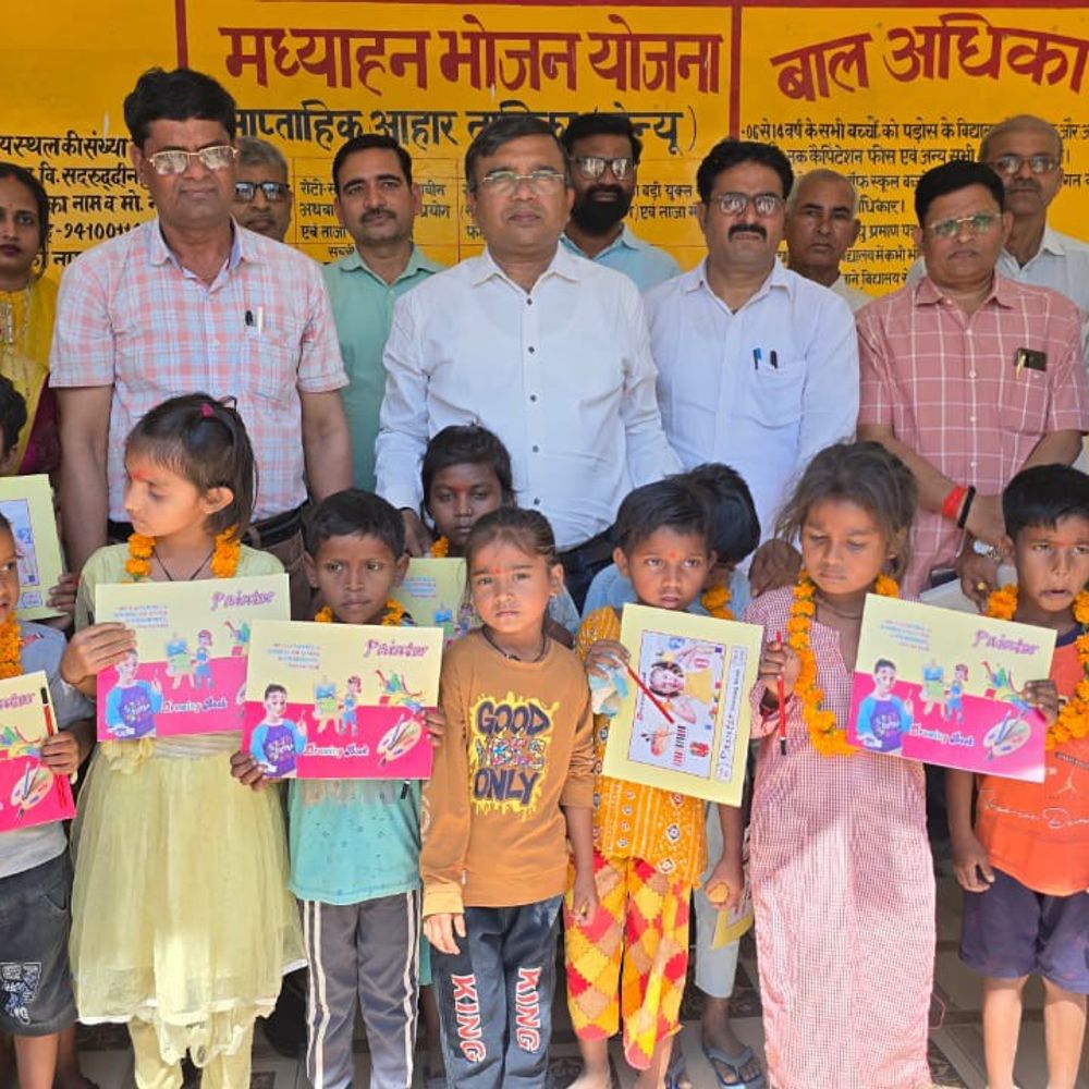 बीएसए ने घर-घर जाकर कराया नामांकन:जौनपुर में 'स्कूल चलो अभियान' के तहत 25 बच्चों का किया दाखिला