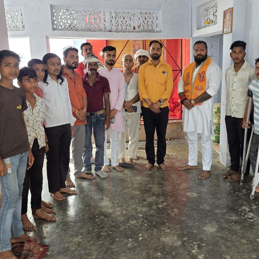 मंदिर ध्वस्तीकरण के बाद शुरू हुआ पुनर्निर्माण:सीतापुर में सड़क चौड़ीकरण के नाम पर तोड़ा गया था, हिंदू सुरक्षा संघ ने लिया जिम्मा