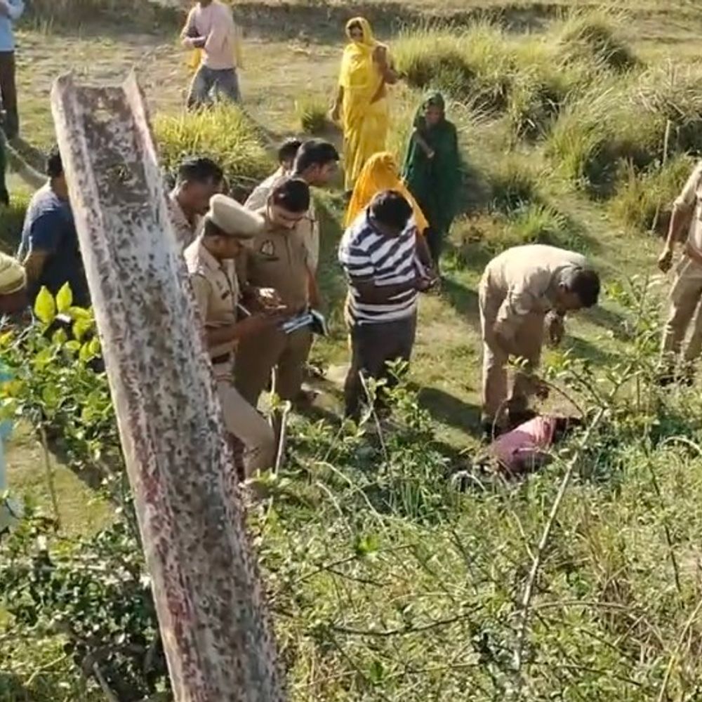 इंटरसिटी एक्सप्रेस के सामने कूदे युवक-युवती, मौत:प्रेम प्रसंग की आशंका, महराजगंज पुलिस युवती की शिनाख्त में जुटी