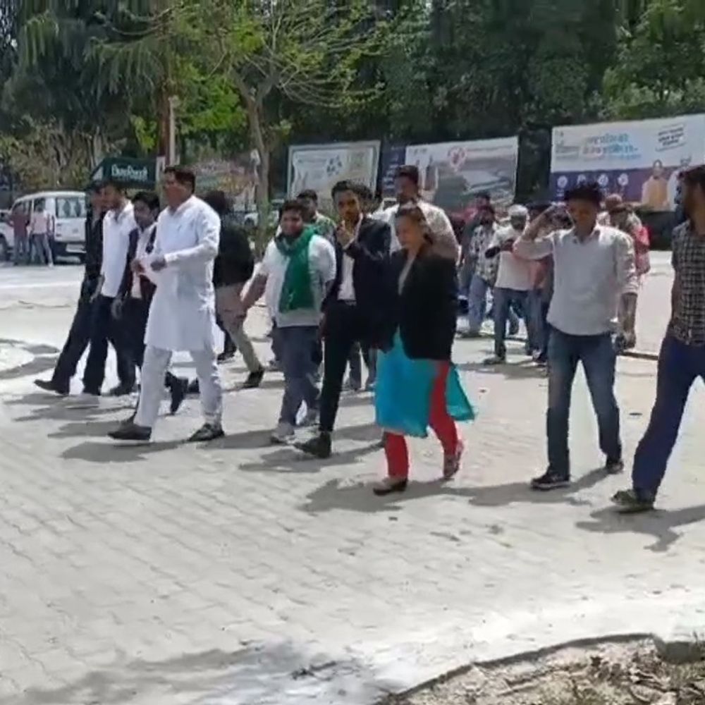 मवी कला में श्मशान भूमि पर अवैध कब्जा:ग्रामीणों ने डीएम से शिकायत कर कार्रवाई की मांग की