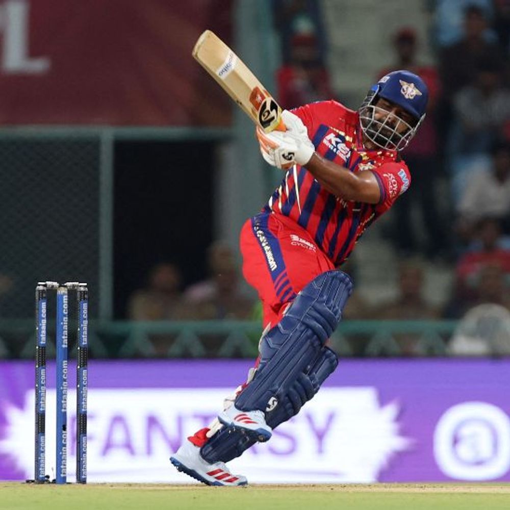 IPL में LSG vs DC:ऋषभ पंत लखनऊ से ओपनिंग उतरे, तीसरे ओवर में रन आउट; मार्श-मार्करम ने पारी संभाली