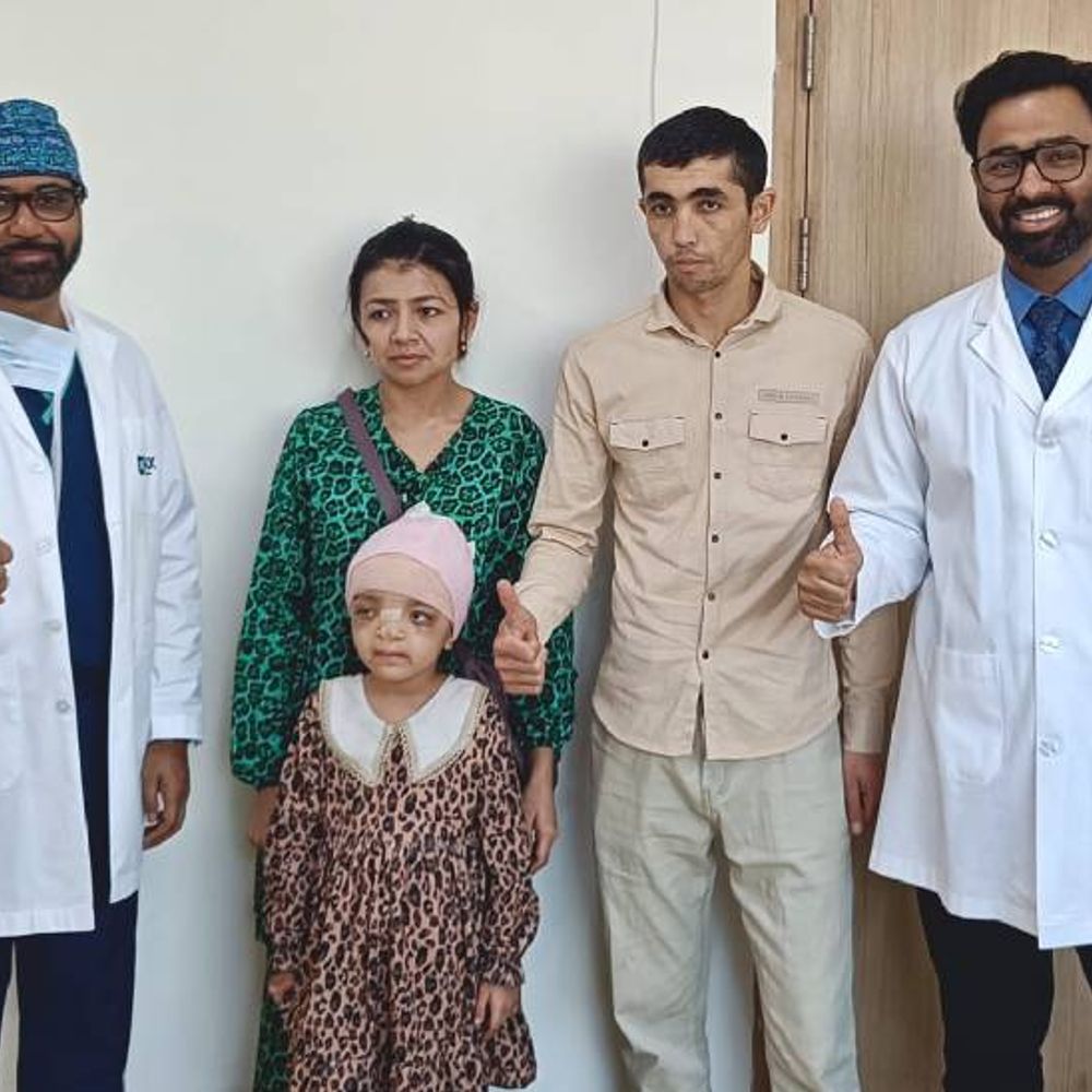 10 घंटे सर्जरी, उज्बेकिस्तान की बच्ची को मिला नया जीवन:नोएडा के मैक्स अस्पताल में हुई सर्जरी, चेहरे को किया रिकंस्ट्रक्ट, कम की आंखों के बीच की दूरी
