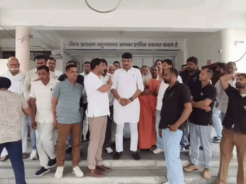 यमुनानगर में हिंदू युवती व मुस्लिम युवक लापता मामला:  एसपी से मिले परिजन व संगठन, लड़की को जल्द बरामद करने की मांग – Yamunanagar News