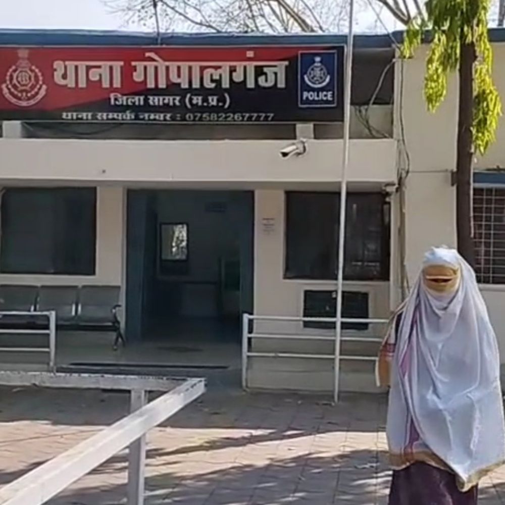 घर के बाहर से नाबालिग के अपहरण की कोशिश:  सागर में ऑटो में बैठा ही रहे थे, शोर सुनकर परिजन पहुंचे; आरोपी भागे – Sagar News