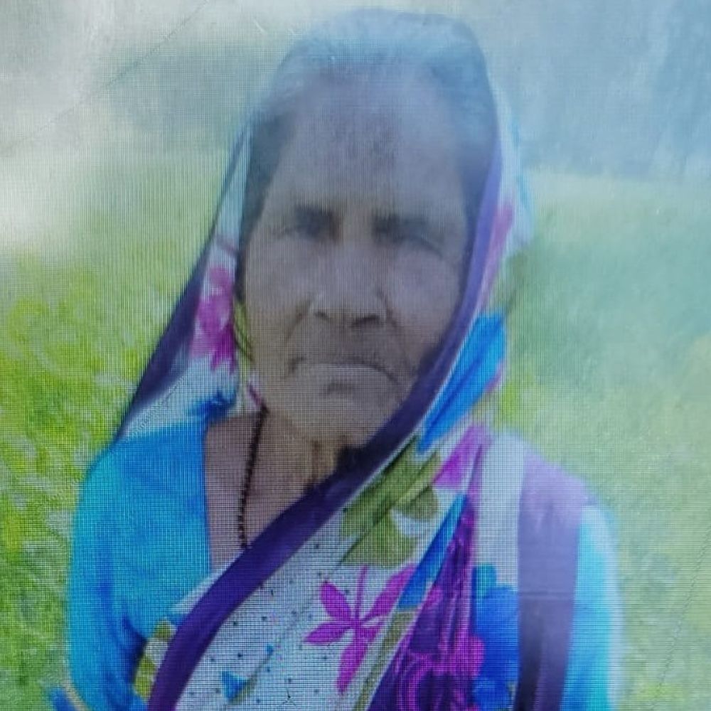 दवा लेकर लौट रही महिला की सड़क हादसे में मौत:उन्नाव में दो बाइकों की आमने-सामने टक्कर, अस्पताल में गई जान