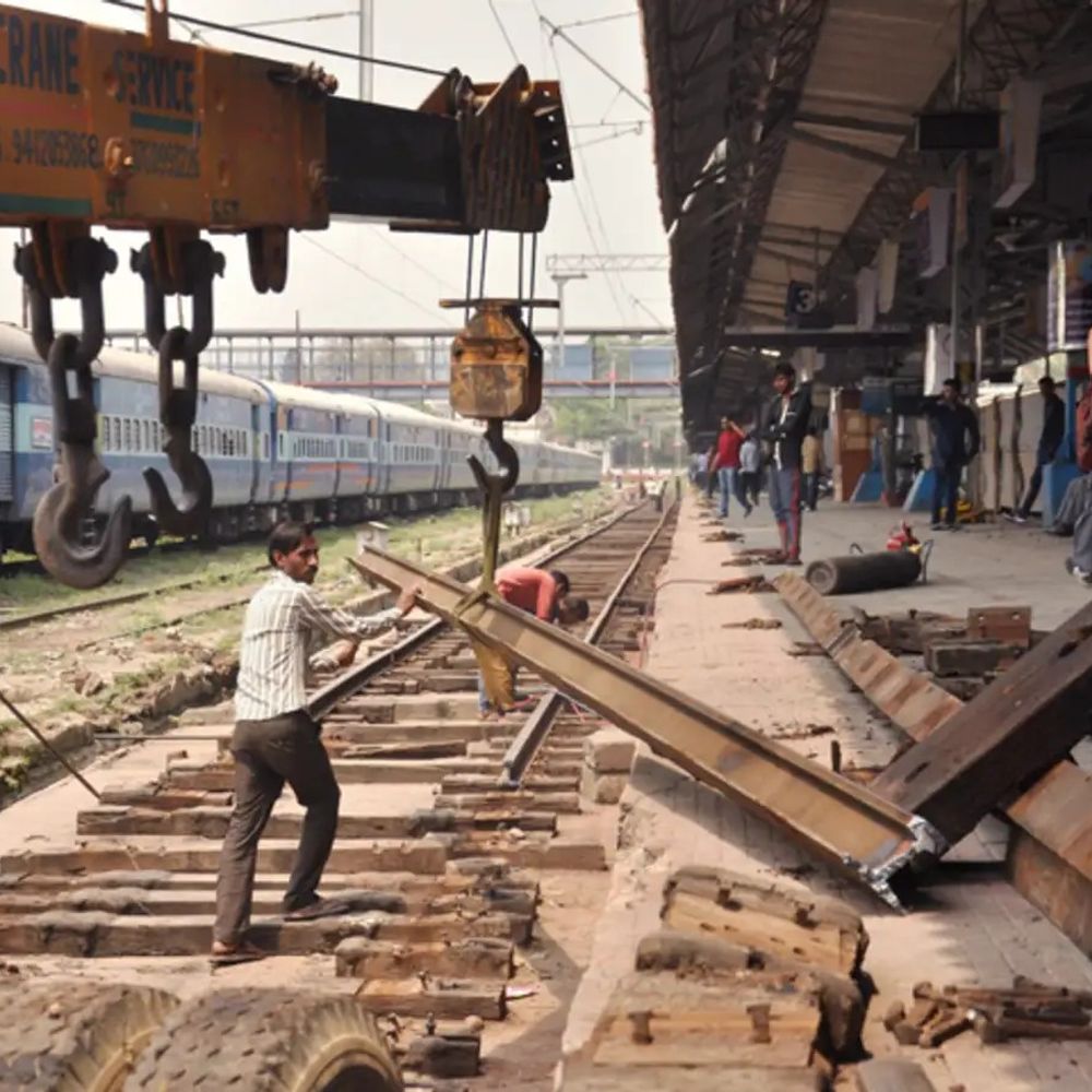 उत्तर मध्य रेलवे ने स्क्रैप बेचकर ₹316.87 करोड़ कमाए:निर्धारित लक्ष्य से 41.87 करोड़ अधिक राजस्व अर्जित किया