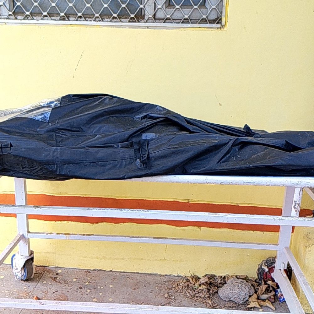 उन्नाव में अधेड़ का शव मिला:अज्ञात वाहन की टक्कर से मौत की आशंका, पोस्टमॉर्टम के लिए भेजा