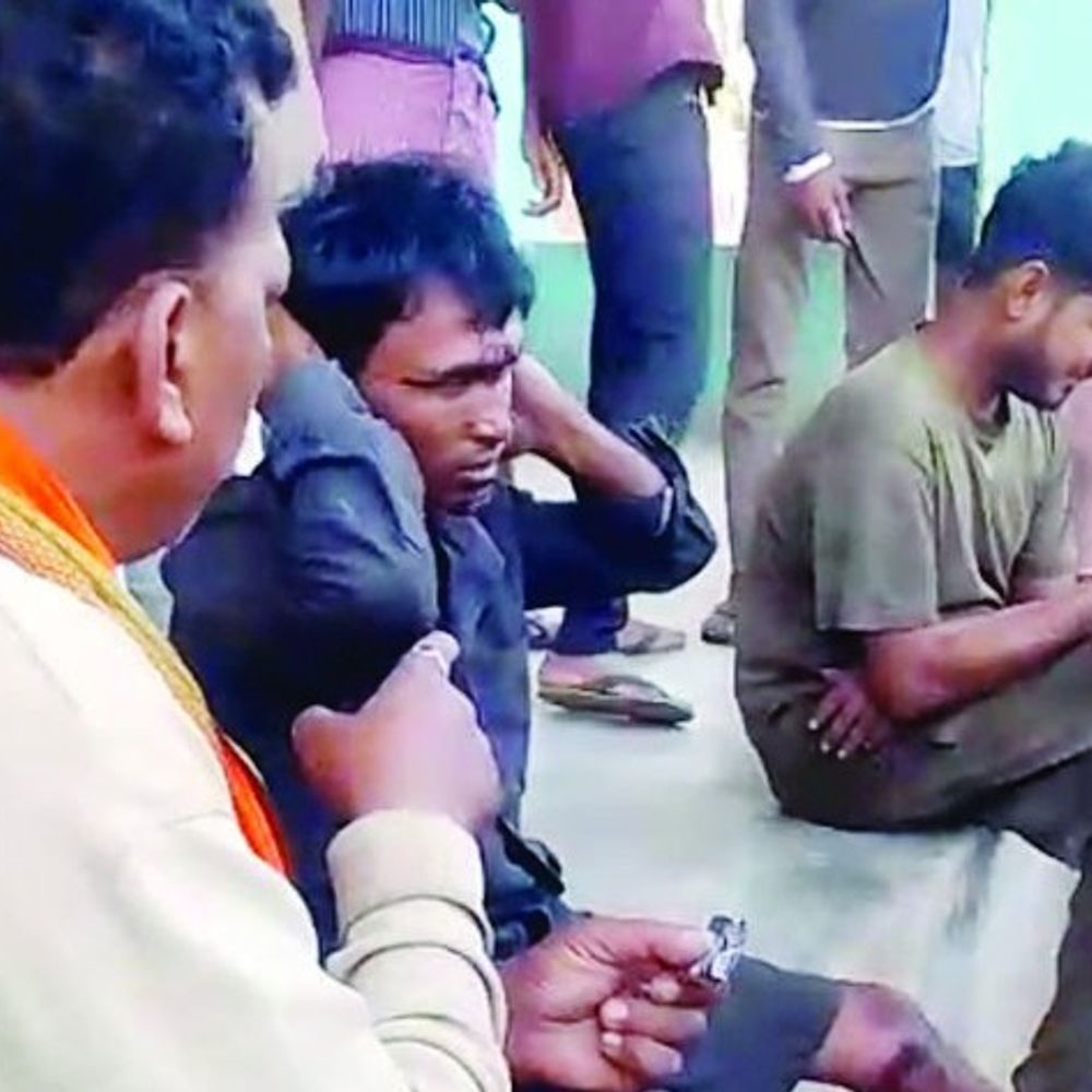 कोरबा में संदिग्ध युवक की पिटाई:  मानसिक रूप से परेशान युवक को चोर समझकर पीटा, पुलिस को सौंपा – Korba News