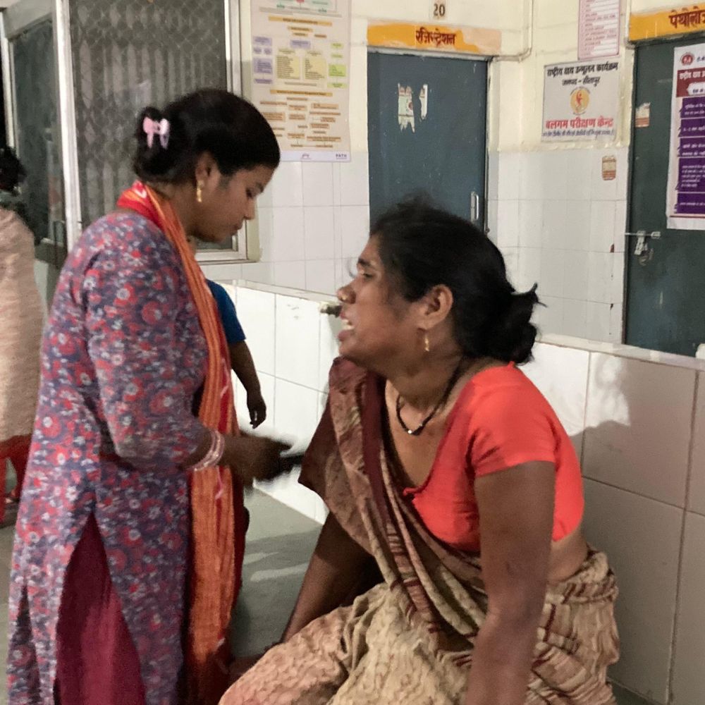 तेज रफ्तार वाहन की टक्कर से मासूम की मौत:सीतापुर में मां के साथ खेत से लौट रही थी, चालक वाहन सहित मौके से फरार