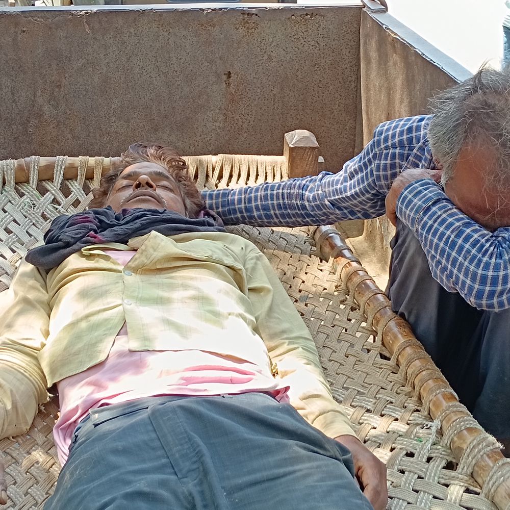 समरसेबल के करंट से युवक की मौत:हरदोई के नाऊ पुरवा पसनेर गांव में हादसा, पुलिस ने शव कब्जे में लिया