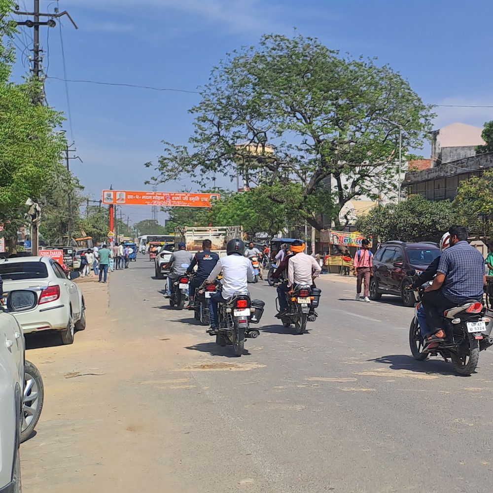 बलरामपुर में तेज धूप और लू से जनजीवन प्रभावित:तापमान 38°C पहुंचा, बाजार और सड़कों पर सन्नाटा छाया