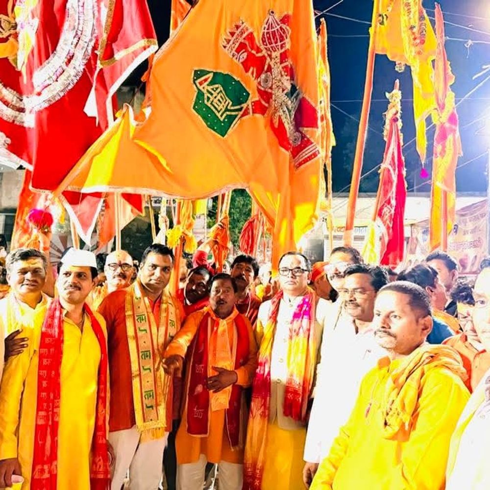 ललितपुर में हनुमान जन्मोत्सव पर शोभायात्रा निकली:25 हजार लोग हुए शामिल, DM-SP ने सुरक्षा का जायजा लिया