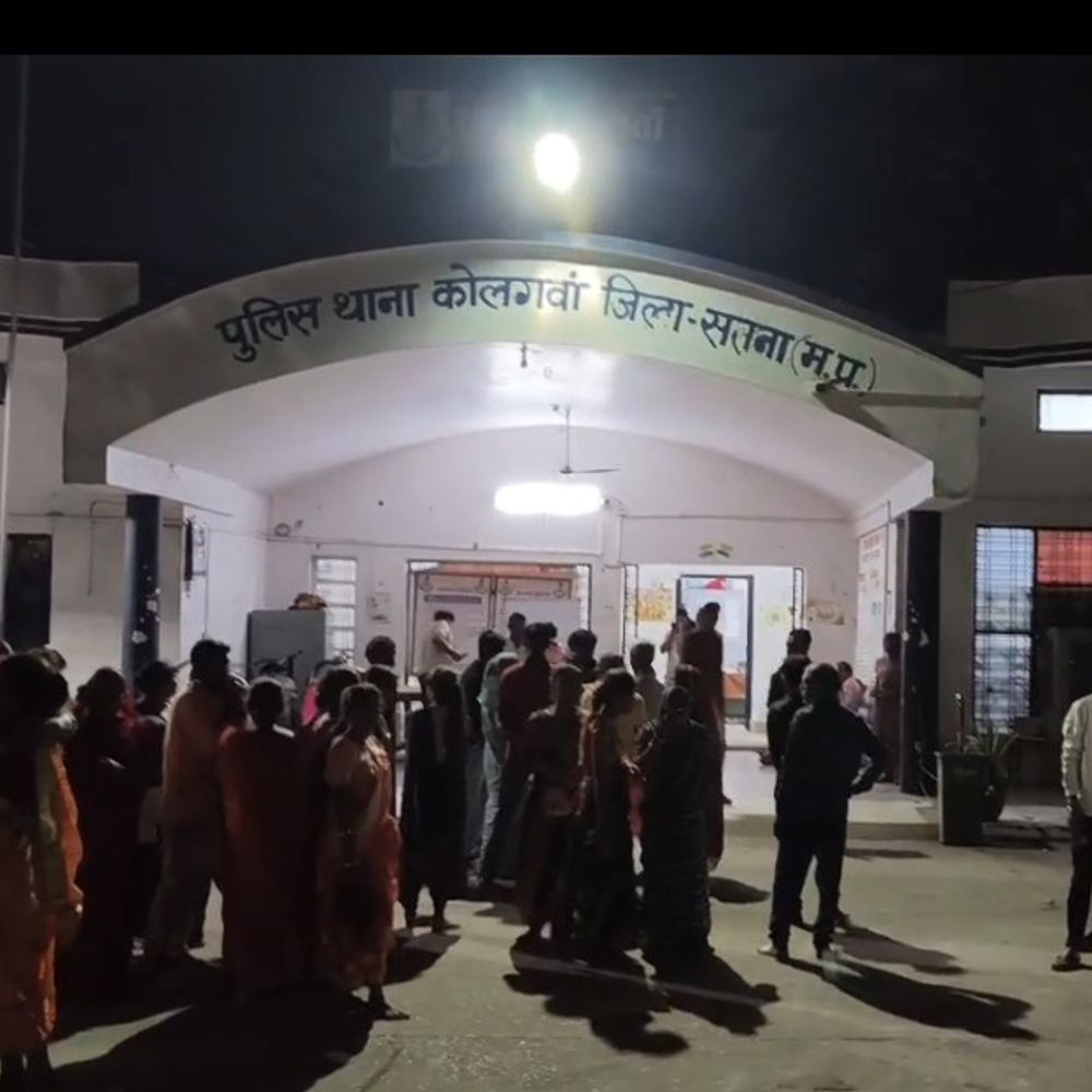 जवारे विसर्जन से लौट रहे लोगों पर हमला:सतना में बदमाशों ने लाठी-डंडों से की मारपीट; 9 घायल, आक्रोश में सड़क पर उतरे श्रद्धालु